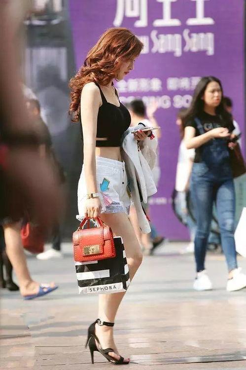 中国美眉穿丝袜,中国美眉的时尚演绎