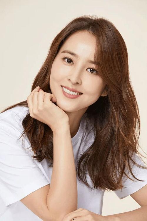 韩国最有名的女明星,揭秘韩国最著名女明星的魅力传奇