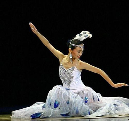 邰丽华和他老公